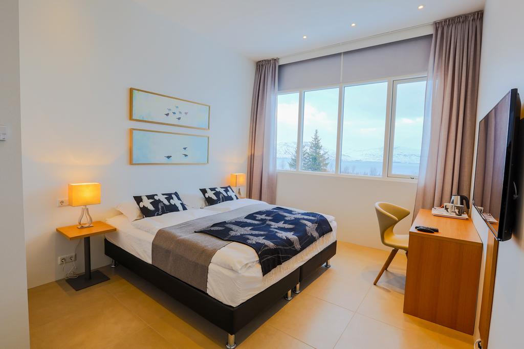 Double/twin room with sea view Room no 4